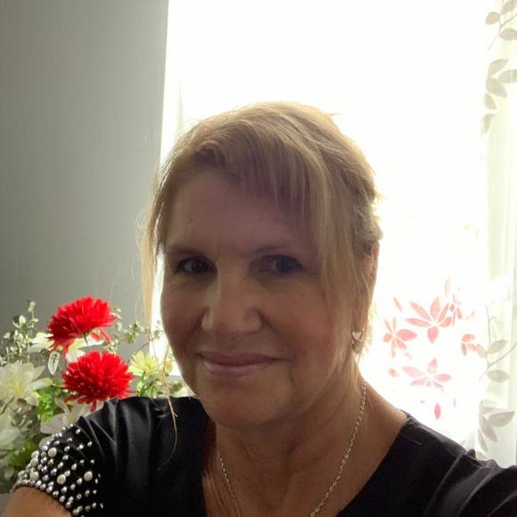 Meet your Posher, Danielle - Picture 1 of 1